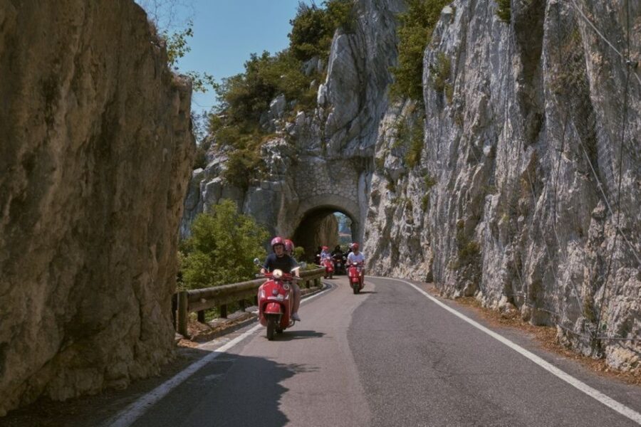 Riva Del Garda: Lake Garda Self-Guided Vespa Tour
