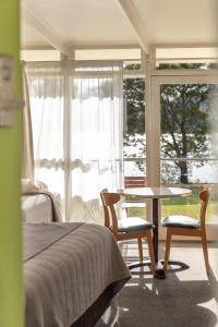 Riverfront Motel & Villas - Location and Surroundings