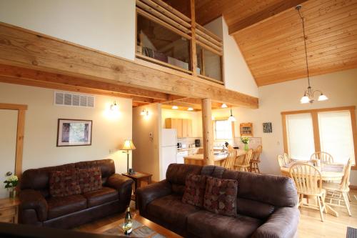 Rivers Edge Resort - Overview and Location
