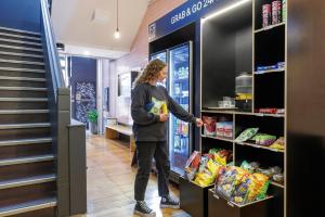 Roamer Melbourne - Formerly Selina Central Melbourne - Location and Accessibility