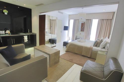 Room Home Stay - Property Overview and Location
