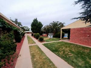 Roundhouse Motel - Overview of the Roundhouse Motel