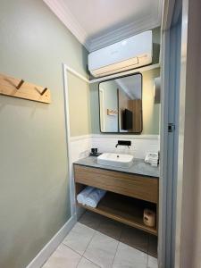 Royal Hotel-Motel - Hotel Overview