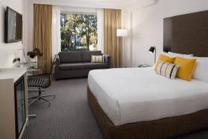 Rydges Bankstown - Hotel Accommodations