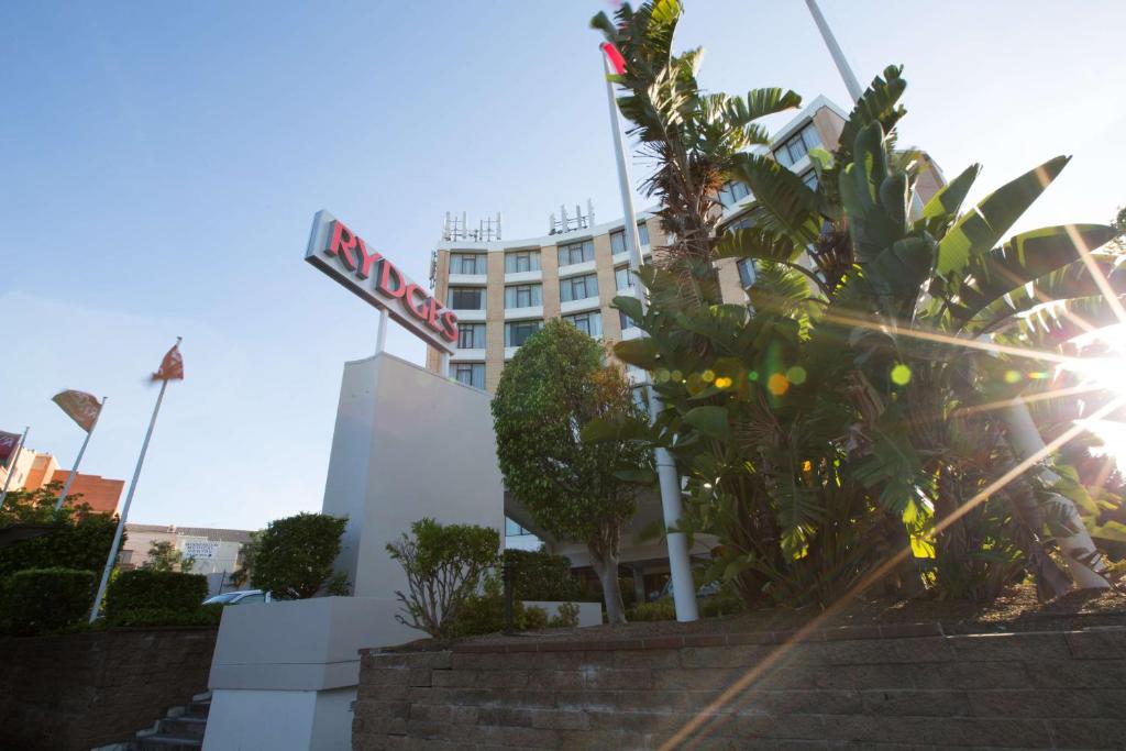 Best Hotels In Camperdown, Sydney