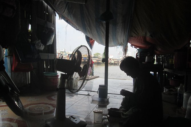 Saigon Tour Slum Tour, Chillspots Tour by Scooter | Female Driver
