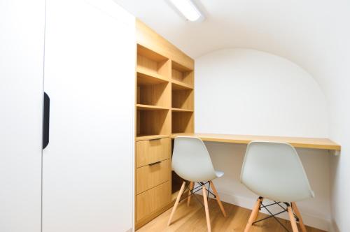 Sale Place Serviced Apartments by Concept Apartments - Property and Location Overview