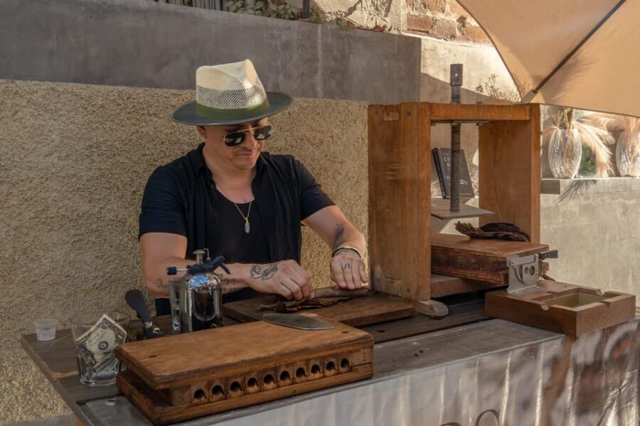 San Jose Del Cabo: Art & Wine Evening Tour With Hotel Pickup - Tour Overview