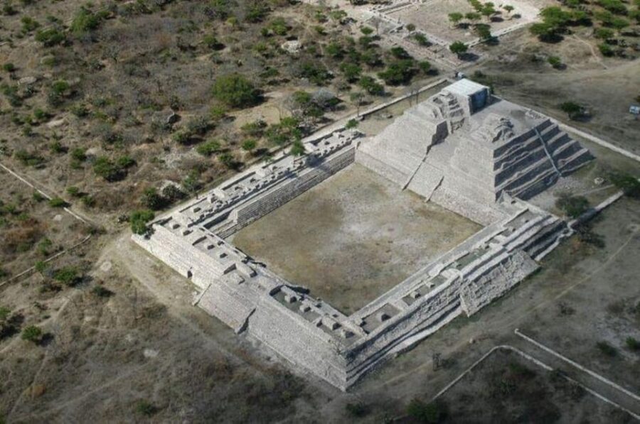 San Miguel De Allende: Cañada De La Virgen Pyramid