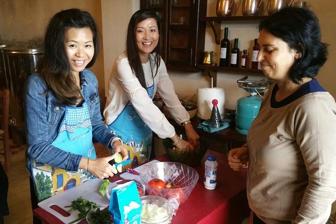Santorini Gourmet Private Tour With Cooking Class and Lunch