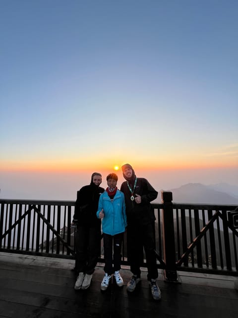 Sapa Hiking Tour : Fansipan 1day Hike Fansipan 2days