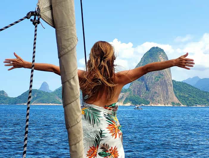 Scenic Views of Rio: 3-Hour Sailing Trip on Guanabara Bay - Tour Overview and Pricing