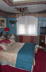 Schuster Mansion Bed & Breakfast - Amenities and Facilities