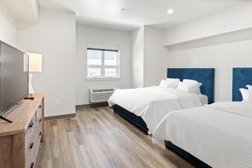 Seaport Suites - Hotel Location and Nearby Attractions