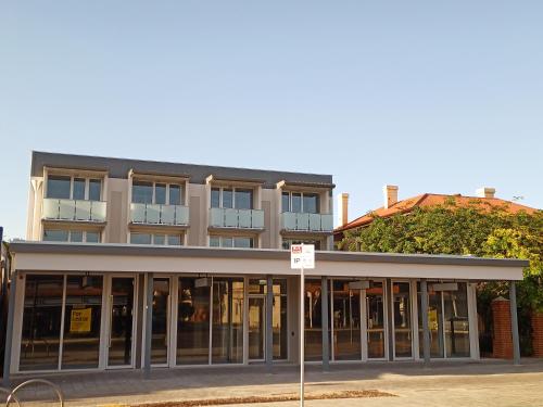 Semaphore Splash Apartments - Property Overview