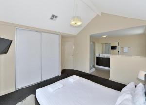 Serenity on the Terrace - Property Overview
