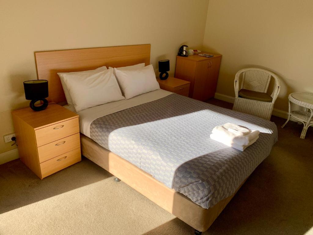 Settlers Hotel York - Hotel Overview