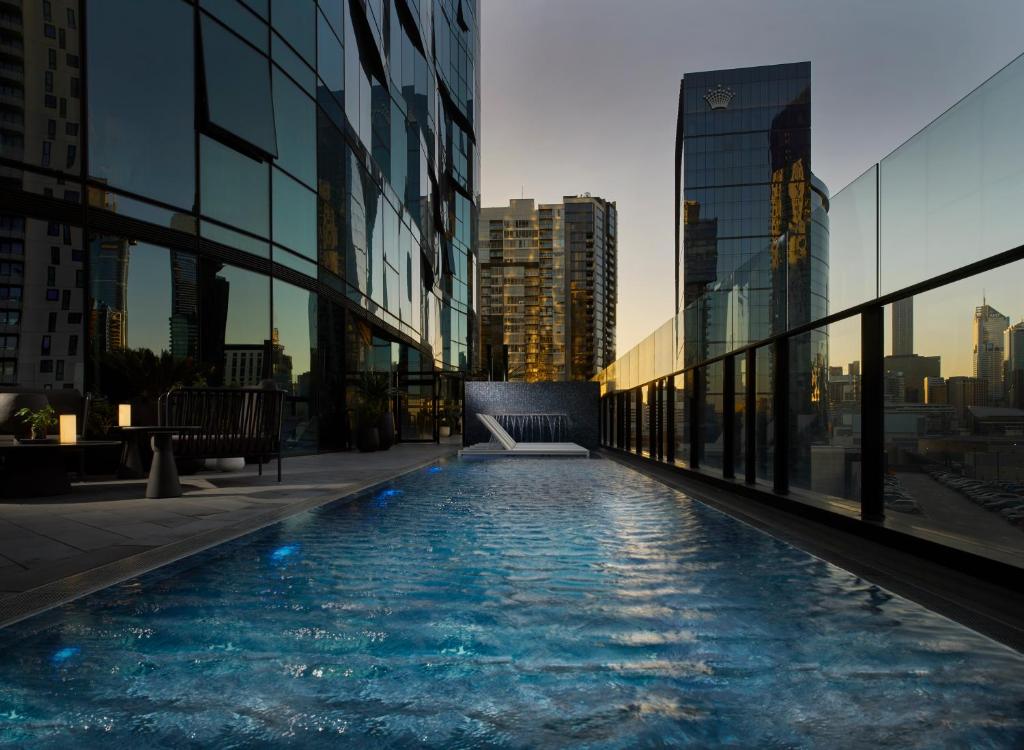 Shadow Play by Peppers Melbourne Luxury Hotel Review