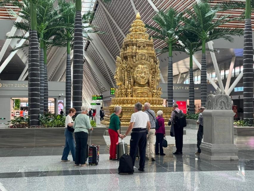 Siem Reap: Airport Pickup & Angkor Wildlife & Aquarium Visit