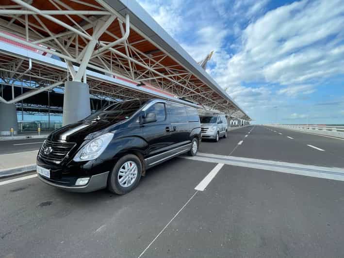 Siem Reap: Airport Transfer in a Hyundai H-1