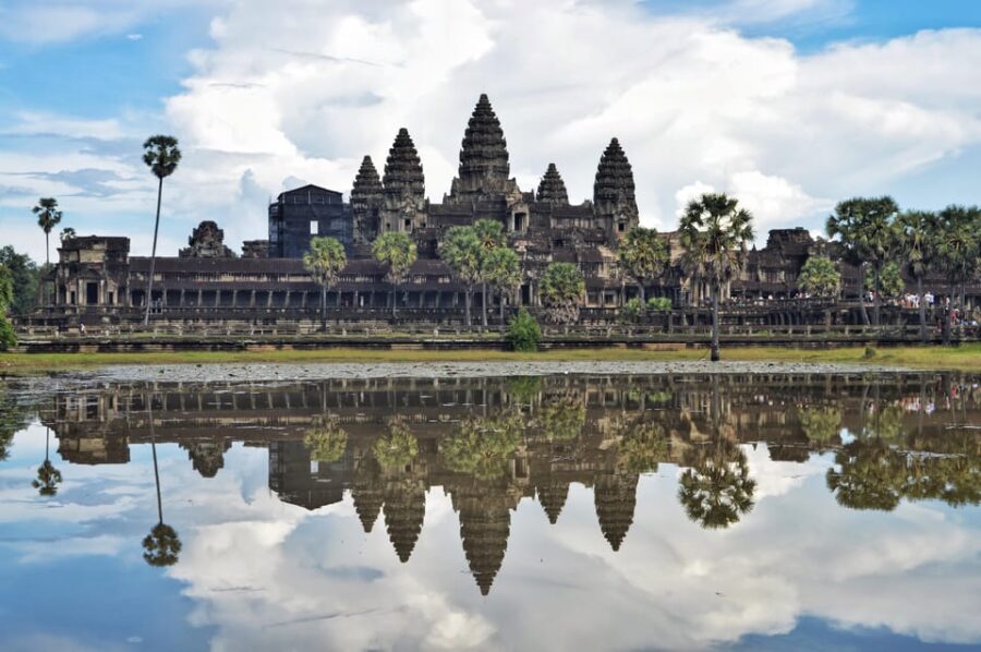 Siem Reap: Angkor Wat, Bayon, Ta Prohm, and Tonle Sap Tour