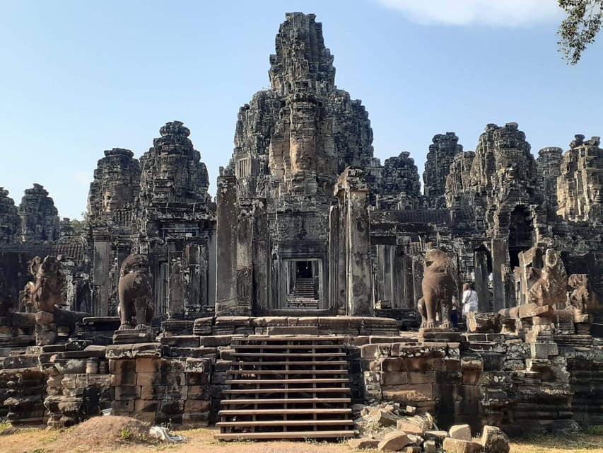 Siem Reap: Angkor Wat Small-Group Full Day Tour and Sunset