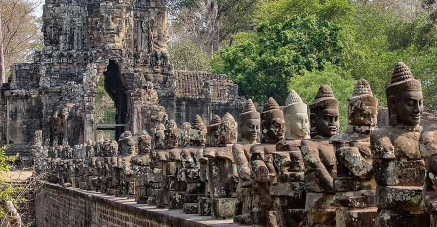 Siem Reap: Angkor Wat Small-Group Full Day Tour and Sunset