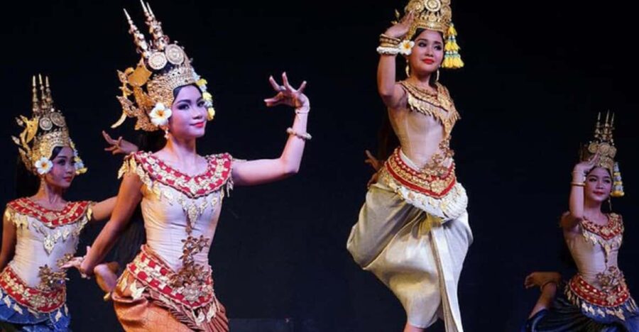 Siem Reap: Apsara Dance Show, Buffet Dinner, & Hotel Pickup