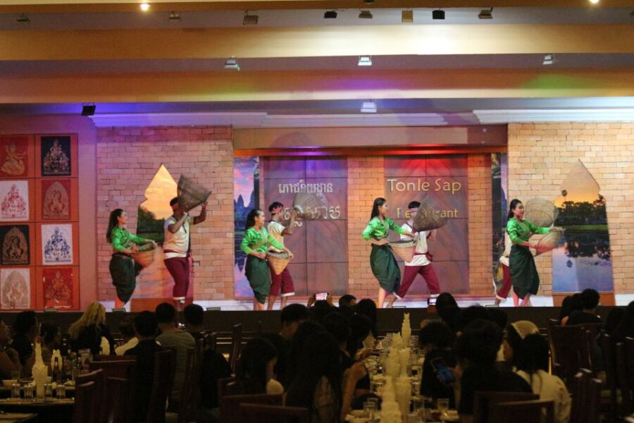 Siem Reap: Apsara Dance Show & Dinner With Tuk-Tuk Transfers - Apsara Dance: Unveiling Khmer Mythology
