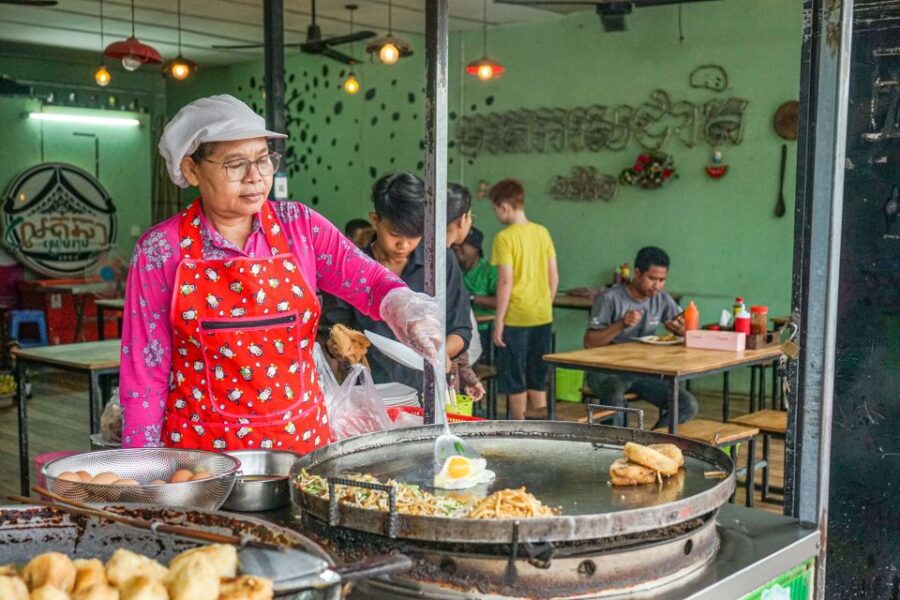 Siem Reap: Evening Foodie Vespa Tour - Tour Overview and Details