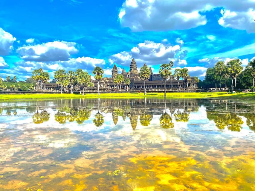 Siem Reap: Private Angkor Wat & Bakheng Mountain Sunset Tour