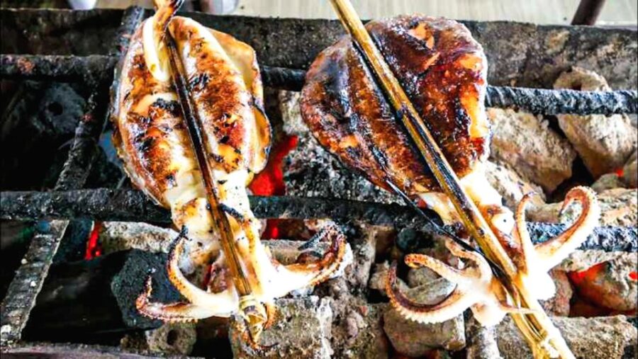 Siem Reap: Private Street Food Tour by Bus or Bike