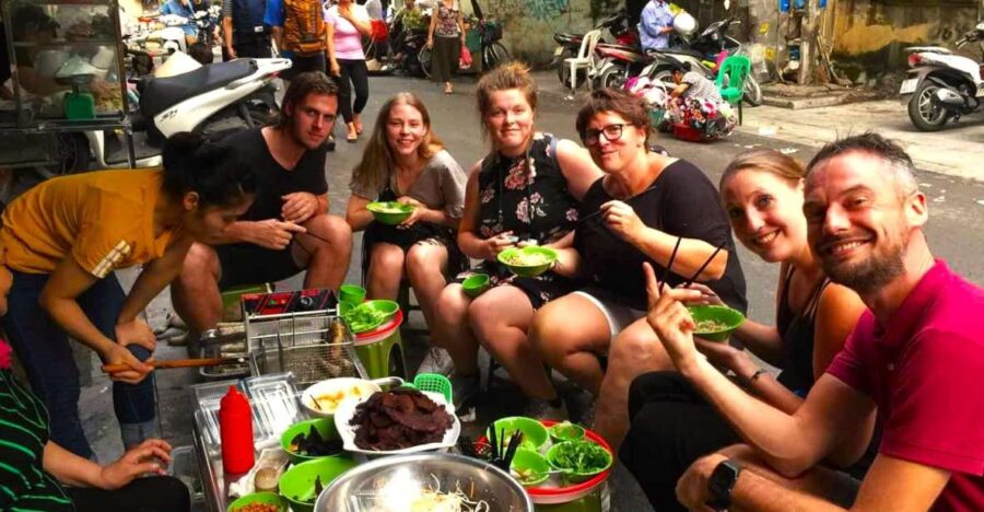 Siem Reap Street Foods Tour by Tuk Tuk With Personal Guide