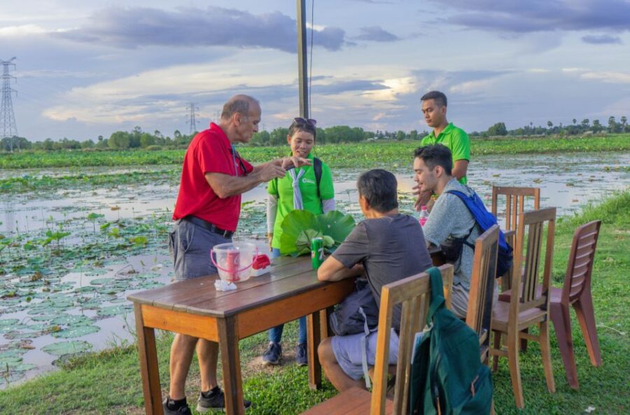 Siem Reap: Sunset Guided Vespa Tour & Local Villages