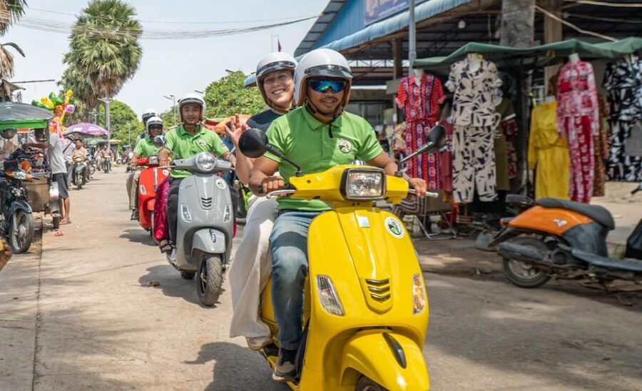 Silk Island Full-Day Vespa Tour Include Lunch at Local House
