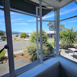 Smugglers Rest Apartments Dover - Idyllic Beachfront Accommodations