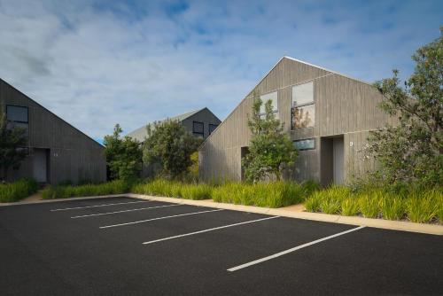 Southern Ocean Villas - Overview and Location