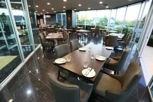Springfield Lakes Boutique Hotel - Hotel Overview
