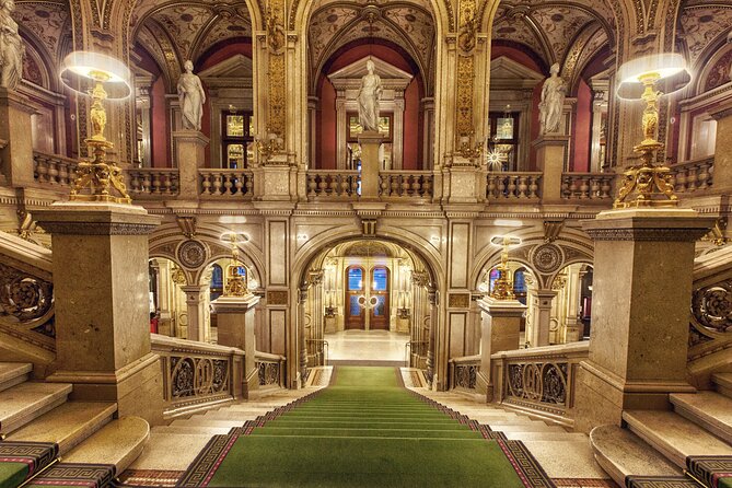 STATE OPERA - PRIVATE Guided Tour (Tickets Included)