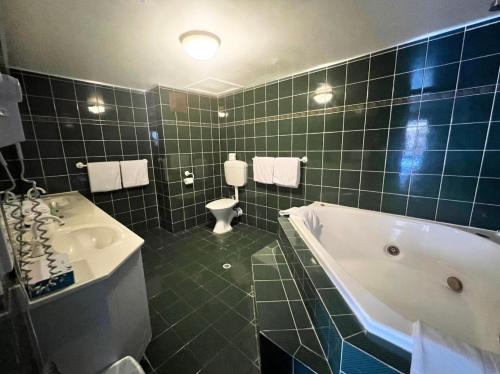 Stay at Alice Springs Hotel - Hotel Overview and Location