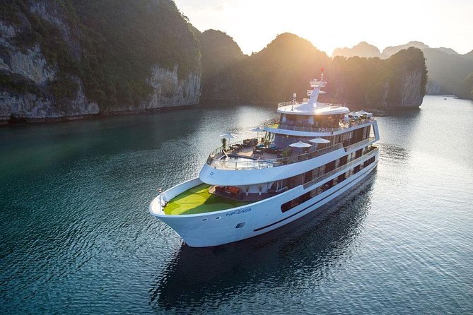 Stellar of the Sea - Greatest Cruise Into Halong Bay 2 Days 1 Night Tour