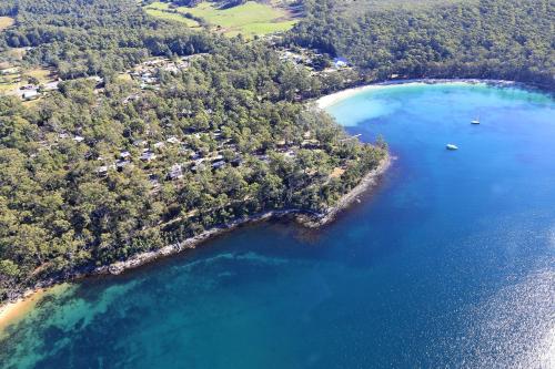 Stewarts Bay Lodge - Accommodations and Amenities