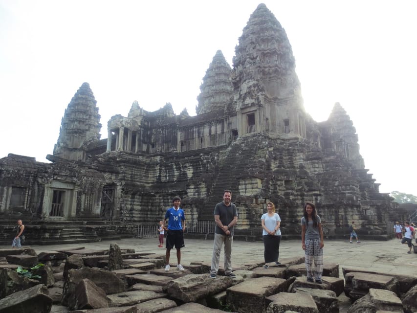 Sunrise Shared Tours: Angkor Wat-Bayon-Ta Prohm-Banteay Srei