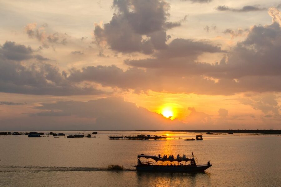 Sunset Dinner Tour: Tonle Sap Lake Floating Village