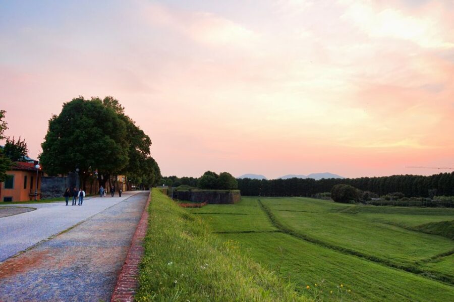Sweet and Salty Lucca by E-bike - Activity Overview