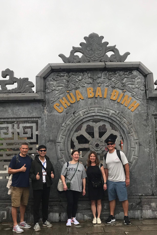 Tam Coc – Hoa Lu Temples – Mua Cave 1 Day Group Tour