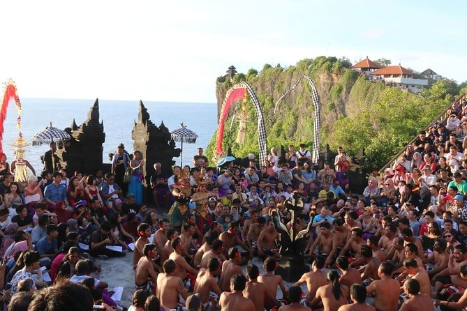 Tanah Lot and Uluwatu Temple Tour Including Seafood Dinner at Jimbaran Beach