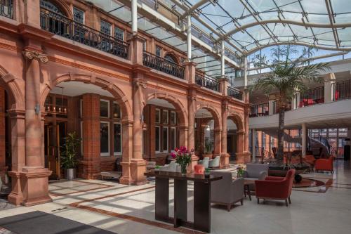The Crown London, WorldHotels Distinctive - Hotel Overview