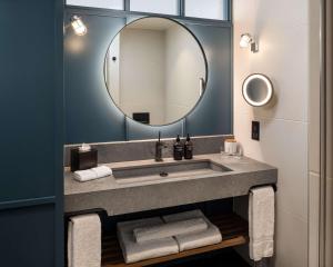 The Gantry London, Curio Collection By Hilton - Hotel Overview