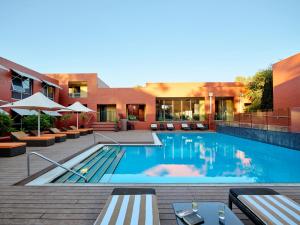The Lost Camel Hotel - Hotel Overview and Location